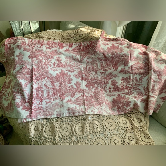 Vintage Toile French Country Life
Window Valance Red On White Rod
Pocket USA - Picture 11 of 16